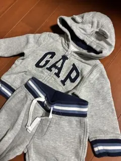 GAP 70㎝　フード付きトレーナー　パンツセット