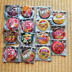 山岡家 地獄の激辛ラーメン 缶バッジ 3個セット、スタンプカード