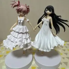 魔法少女まどか☆マギカ　鹿目まどか　暁美ほむら　フィギュア