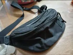 UNITED ARROWS BILLET ブラックボディバッグ　ブラック