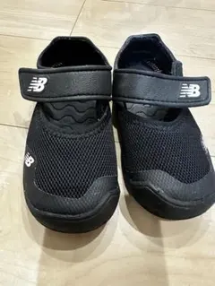 New Balance ブラック サンダル 15 (JPN)