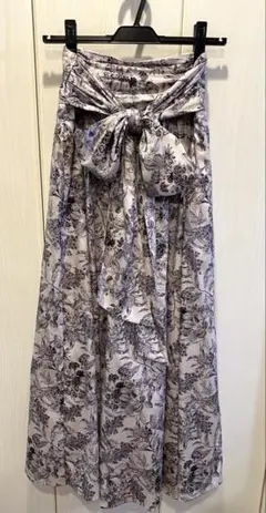 ★美品★FRAY I.D ボタニカル柄フレアスカート01のサムネイル