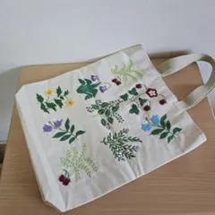 ハンドメイド手刺繍　刺しゅうフレーム　ハッピーニューイヤー ハンドメイド手刺繍 刺しゅうフレーム ハッピーニューイヤー - メルカリ