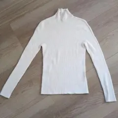 UNIQLO 3Dエクストラファインメリノリブハイネックセーター　Mサイズ