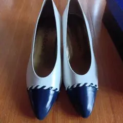 Yves Saint Laurent パンプス バイカラーのサムネイル