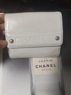 CHANEL　三つ折りキャビアスキン　ダブルホック折り財布のサムネイル