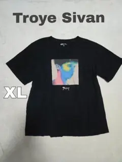 ユニクロ× UT トロイ・シヴァン 肖像画 半袖Tシャツ XL黒
