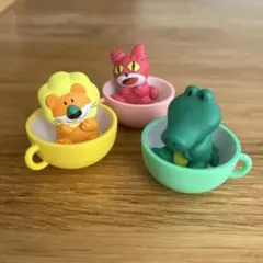 たべっ子どうぶつ　フィギュア　カップ付き