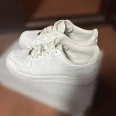 NIKE AIR FORCE 1 ホワイト スニーカー