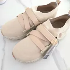 新品タグ付き　Find-Out ストラップ付きベージュスニーカー　26.0cm