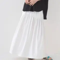 新品　ロングスカート　ティアードスカート　フレアスカート　ロング丈　ゆったり　白