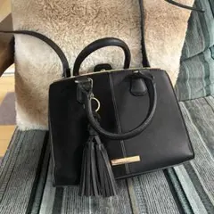 タッセル付きブラックハンドバッグ　2WAY