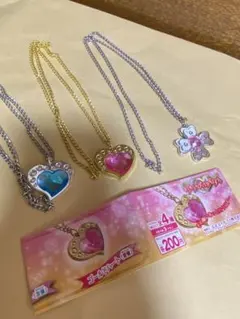 キラキラジュエルペンダント　ガスト　すかいらーく　ガチャガチャ　ネックレス　3点