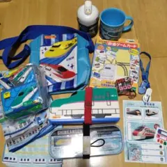 電車グッズセット　お弁当箱•コップ•お箸セットなど