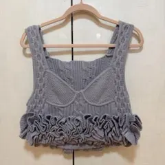 美品】ニッティングパターンボリュームフリルニットビスチェ - メルカリ