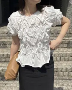 カプリシュレマージュ フリルペプラム半袖ニット - メルカリ