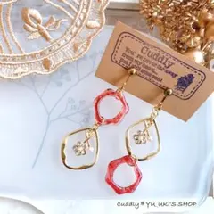 ハンドメイド＊変形クリアレッドとビジューフラワーチャームイヤリング＊ピアス変更可