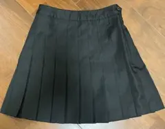 黒のプリーツスカート