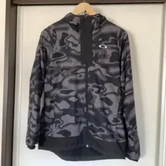 Oakley 迷彩柄 ウィンドブレーカー　匿名配送