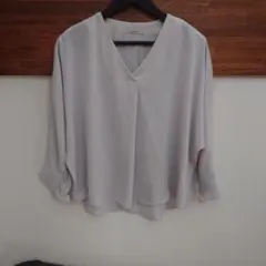 シフォン Vネックブラウス