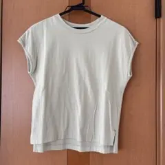 淡いグリーン スリーブレス Tシャツのサムネイル