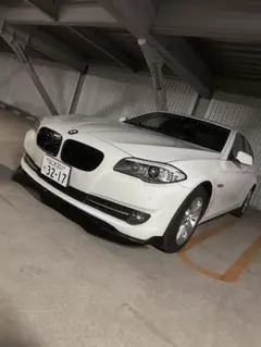 BMW 528i 不動車のサムネイル