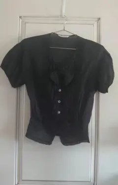 【お値下げしました！】インゲボルグ　ブラック ピコフリル 半袖ブラウス