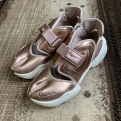 Yusy さま＊専用　NIKEAQUARIFT ピンクゴールドメタリックサンダル