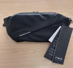 【新品未使用】ニード ボディバッグ NIID 撥水 ショルダーバッグ