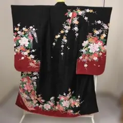 七五三 着物 黒地 牡丹 菊 桜 華やか　7歳　お正月　ひな祭りのサムネイル
