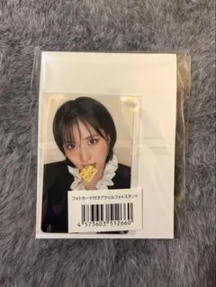 MISAMO フォトカード付きアクリルフォトスタンド モモ