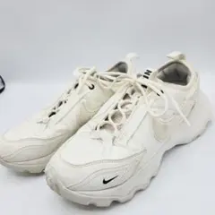【美品】NIKEナイキ TC7900 厚底 スニーカー　ホワイトのサムネイル