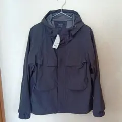 ユニクロ　ウインドプルーフパーカ　ブラック　L