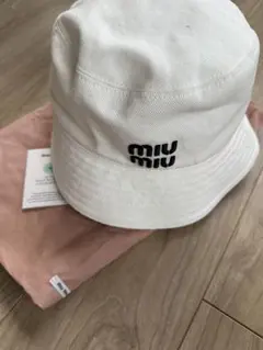miu miu 帽子　　Lのサムネイル