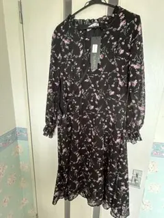 新品　LAI MENG サイズ12 花柄 長袖 ひざ丈ワンピース