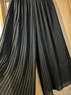 （美品）INGNI プリーツワイドパンツ　シフォンプリーツスカートパンツ　黒　M