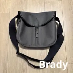 brady ショルダーバッグ