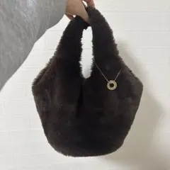 anyFAMボアハンドバッグ（チャーム付き）