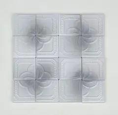 最後の1点です。￼ グレー系