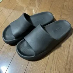 SKECHERS　スケッチャーズ　アーチフィット　サンダル　ブラック　26㎝