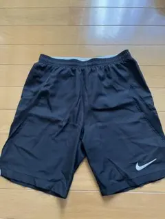 Nike ブラック ハーフパンツ