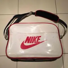 NIKEエナメルバック