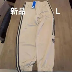 adidasアディダスオリジナルストラックパンツ Lサイズ