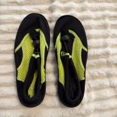 マリンシューズ 黒/黄緑 メッシュ素材