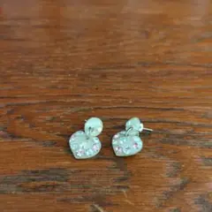 水色ハート型クリスタルピアス