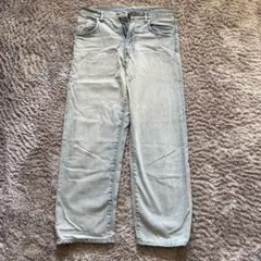 ライトグレー ストレートデニム