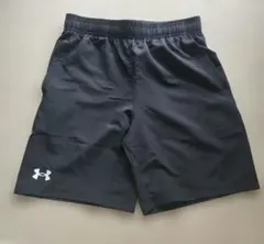 【新品】Under Armour ショートパンツ ブラック 150サイズのサムネイル
