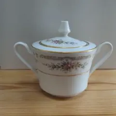 Item thumbnail for item 3a4068fe-335c-420e-8ef7-bdaef5c8e2d3