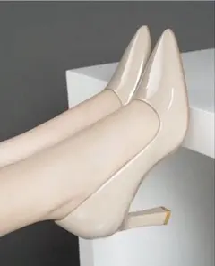ベージュ ポインテッドトゥ ハイヒール 8cm