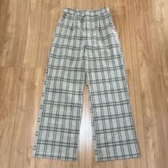 チェック柄ワイドパンツ グレージュ系　ストレートパンツ